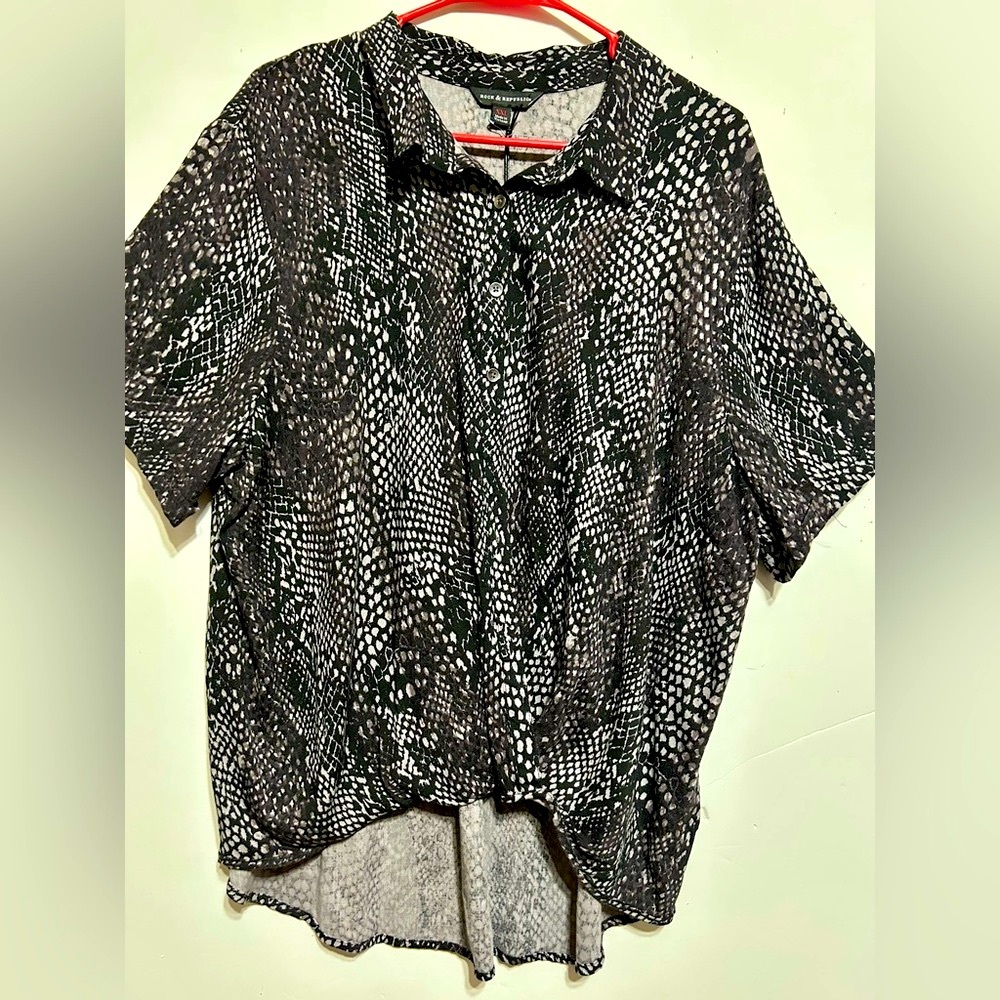 Rock & Republic Monochrome Snakeskin Button Down Shirt